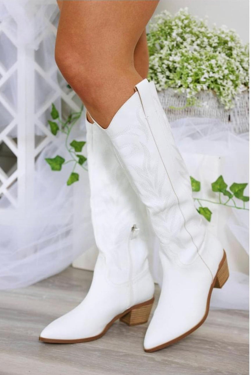 White boot 2025